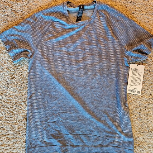 lululemon athletica Other - Lululemon men's metal vent tech shirt